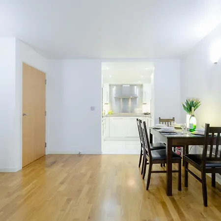 Apartment 2&3 Bedrooms Near Excel - Modern Spacious For Larger Groups