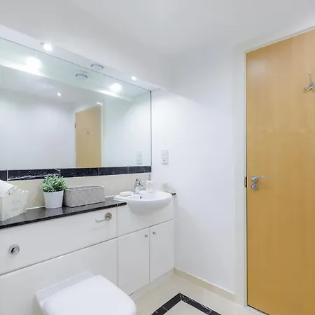 Apartment 2&3 Bedrooms Near Excel - Modern Spacious For Larger Groups