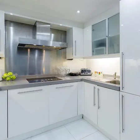2&3 Bedrooms Near Excel - Modern Spacious For Larger Groups London