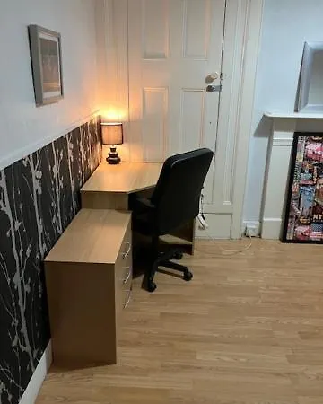 Homestay Comfy Rooms. Shared East Homestay. London