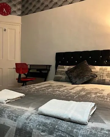 Comfy Rooms. Shared East Homestay. Homestay London