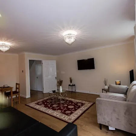 3kingbr&sofabed-garden-aircon-bbq-parkg