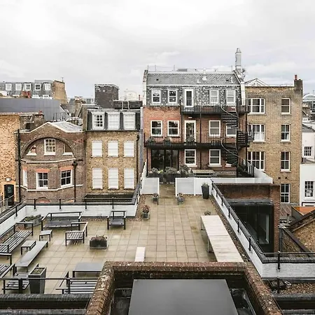 Stylish & Peaceful Covent Garden Apartment