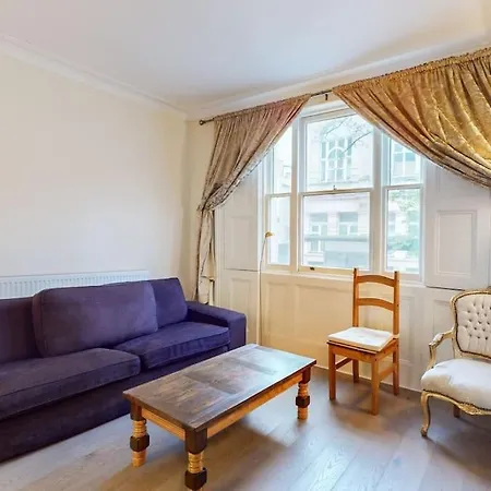 Cozy 1 Bedroom Flat In Walham Green *