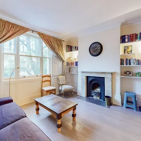 Cozy 1 Bedroom Flat In Walham Green * London