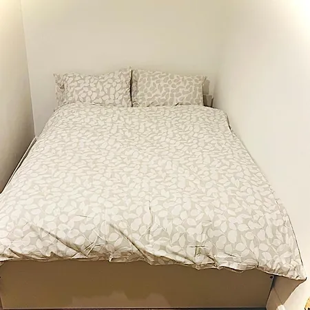 Double Bed Large King Size In Beautiful Flat R 02 Guest house London