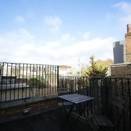 Very Nice Flat Close To Camden Station Apartment