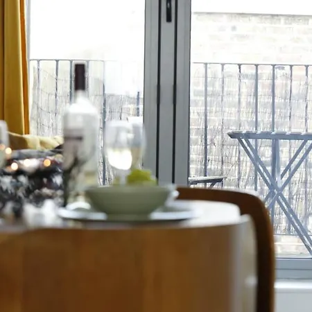 Very Nice Flat Close To Camden Station Apartment *