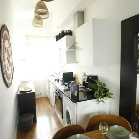 Very Nice Flat Close To Camden Station Apartment