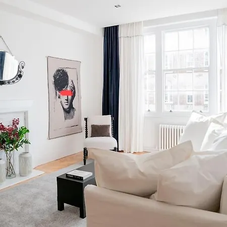 Superb Next To Hyde Park Apartment