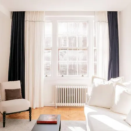 Superb Next To Hyde Park London