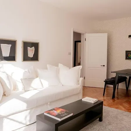 Superb Next To Hyde Park Apartment *