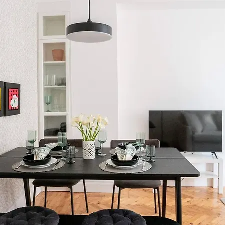 Superb Next To Hyde Park * London