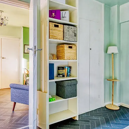 Apartment Warm And Welcoming In Putney By Underthedoormat *