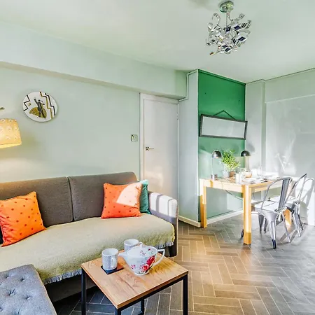 Warm And Welcoming In Putney By Underthedoormat Apartment