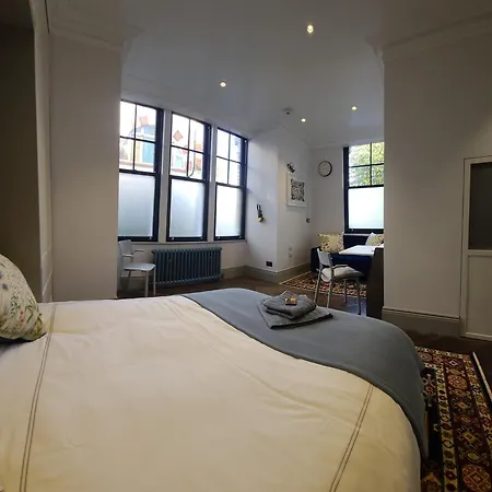 Boutique Linden Gardens 1st Floor And Loft *