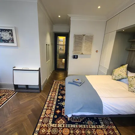Boutique Linden Gardens 1st Floor And Loft Apartment *