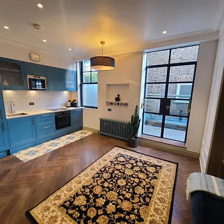 Boutique Linden Gardens 1st Floor And Loft Apartment *