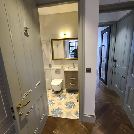 Boutique Linden Gardens 1st Floor And Loft Apartment