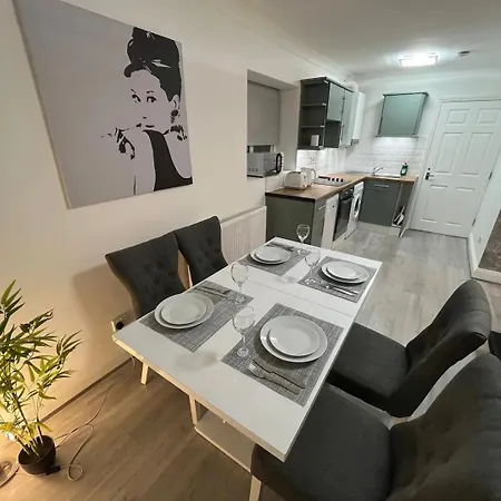 Apartment Contemporary Style In The Heart Of