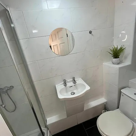 Contemporary Style In The Heart Of Apartment London