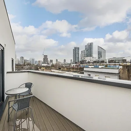 Apartment Urban Oasis With Views In Old St London