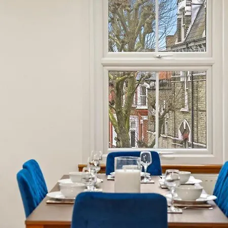 Stylish In Fulham Zone 2 With Private Roof Terrace *