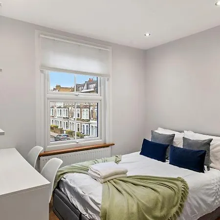 Stylish In Fulham Zone 2 With Private Roof Terrace *