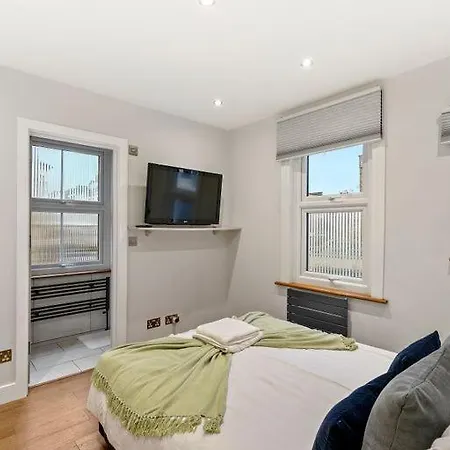Stylish In Fulham Zone 2 With Private Roof Terrace * London