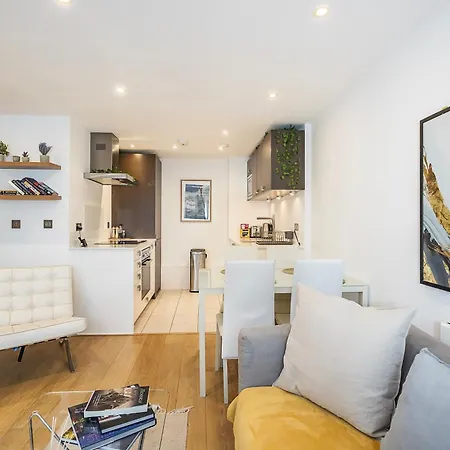 Apartment Urban Oasis With Views In Old St *