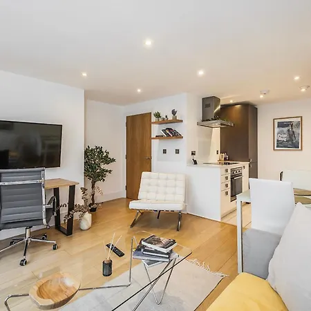 Apartment Urban Oasis With Views In Old St London