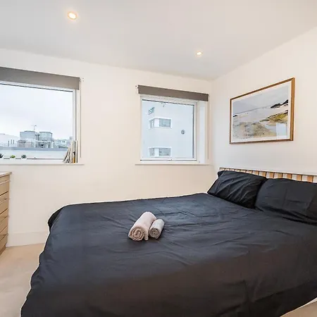 Urban Oasis With Views In Old St * London