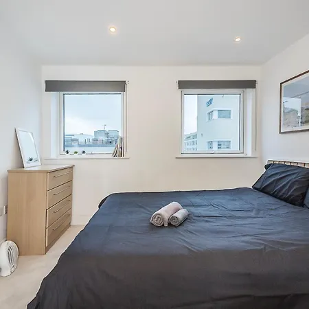 Urban Oasis With Views In Old St *