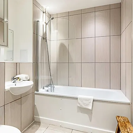 Spacious And Trendy Shoreditch Flat Apartment London