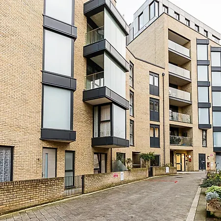 Spacious And Trendy Shoreditch Flat London