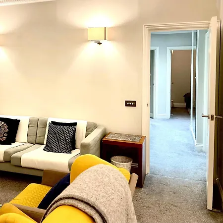 Beaufort Gardens In Knightsbridge Apartment *