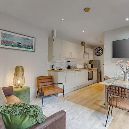 Chic 3 Bedroom Brixtonclapham Near Tube