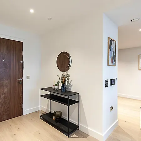 Chic And Sleek Oasis *