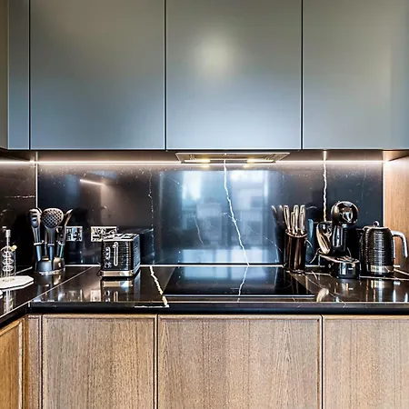 Chic And Sleek Oasis * London