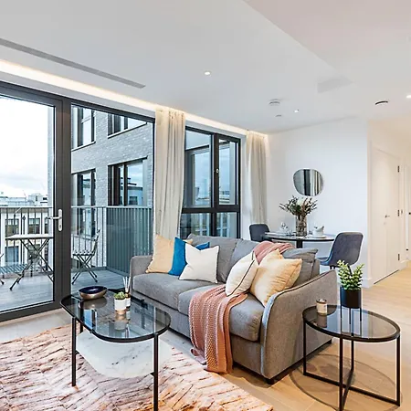 Chic And Sleek Oasis * London