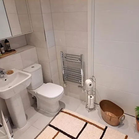 Cozy Double With Large En Near Canary Wharf With Amazing Views In A Shared * London
