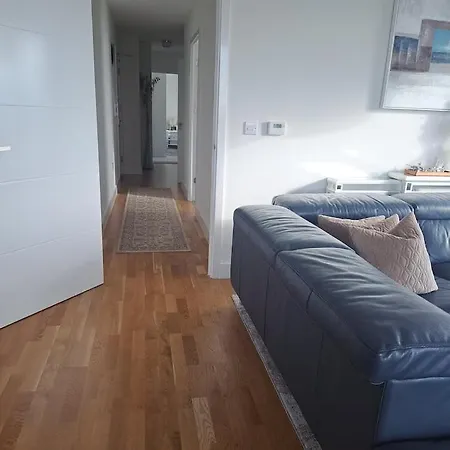 Cozy Double With Large En Near Canary Wharf With Amazing Views In A Shared