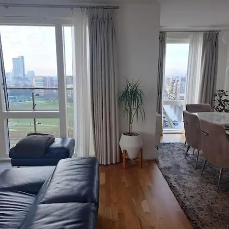 Cozy Double With Large En Near Canary Wharf With Amazing Views In A Shared *