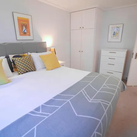 Camden Serviced By Globe Apartment *