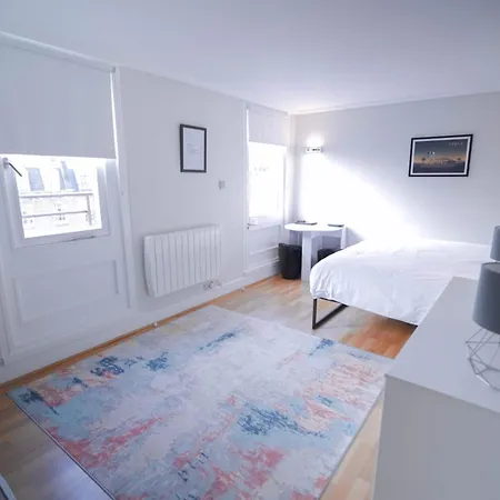 Camden Serviced By Globe Apartment