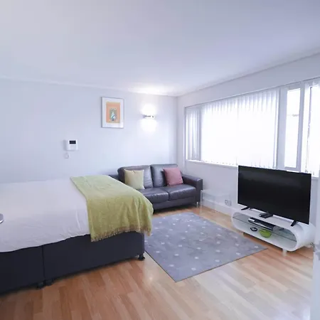 Camden Serviced By Globe Apartment *