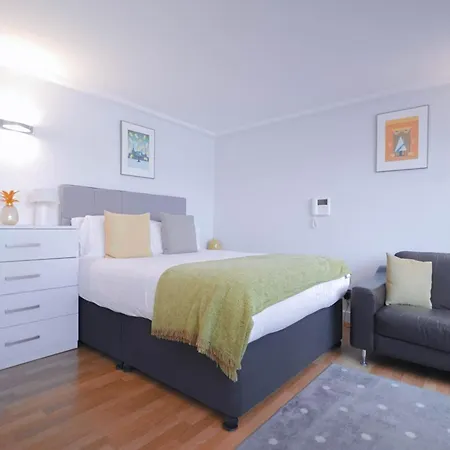 Camden Serviced By Globe Apartment *