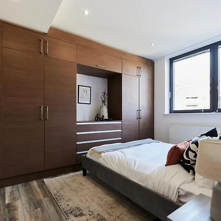 The Wembley Hideaway - Bright 2bdr Flat