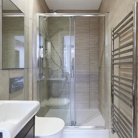 The Wembley Hideaway - Bright 2bdr Flat