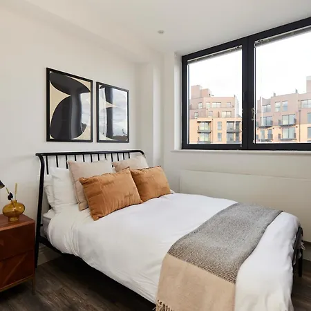 The Wembley Hideaway - Bright 2bdr Flat Apartment *